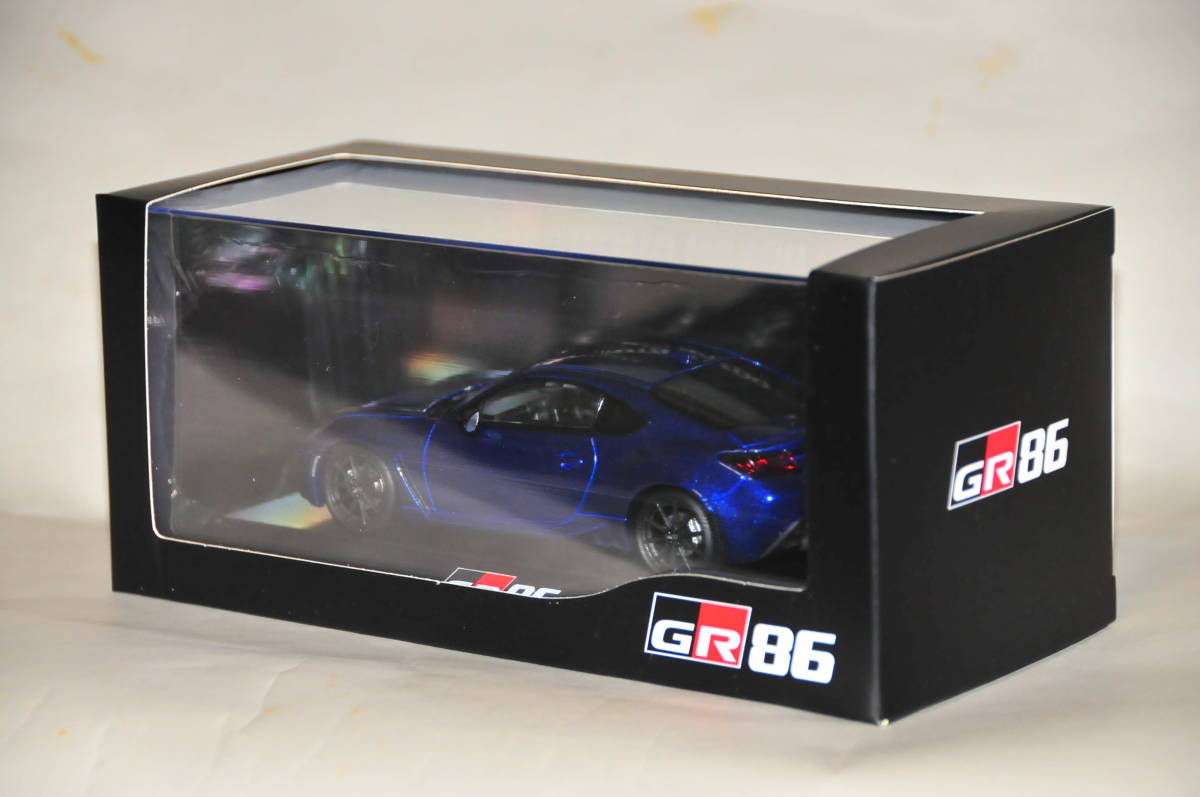 トヨタ - GR86　ミニカー　1/30スケール　ダイキャスト製 トヨタ GR86 ミニカー 1/30スケール ダイキャスト製 ケース付き ブルー