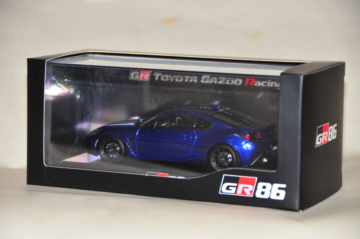 トヨタ GR86 ミニカー 1/30スケール ダイキャスト製 ケース付き ブルー