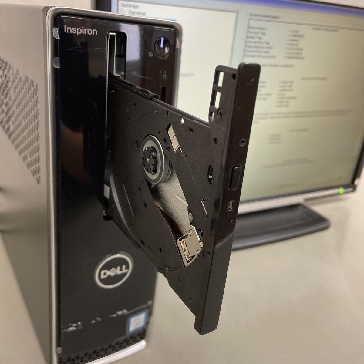 ヨ59 DELL Inspiron 3471 D13S Core i3 9100 メモリ8GB (パソコン単体