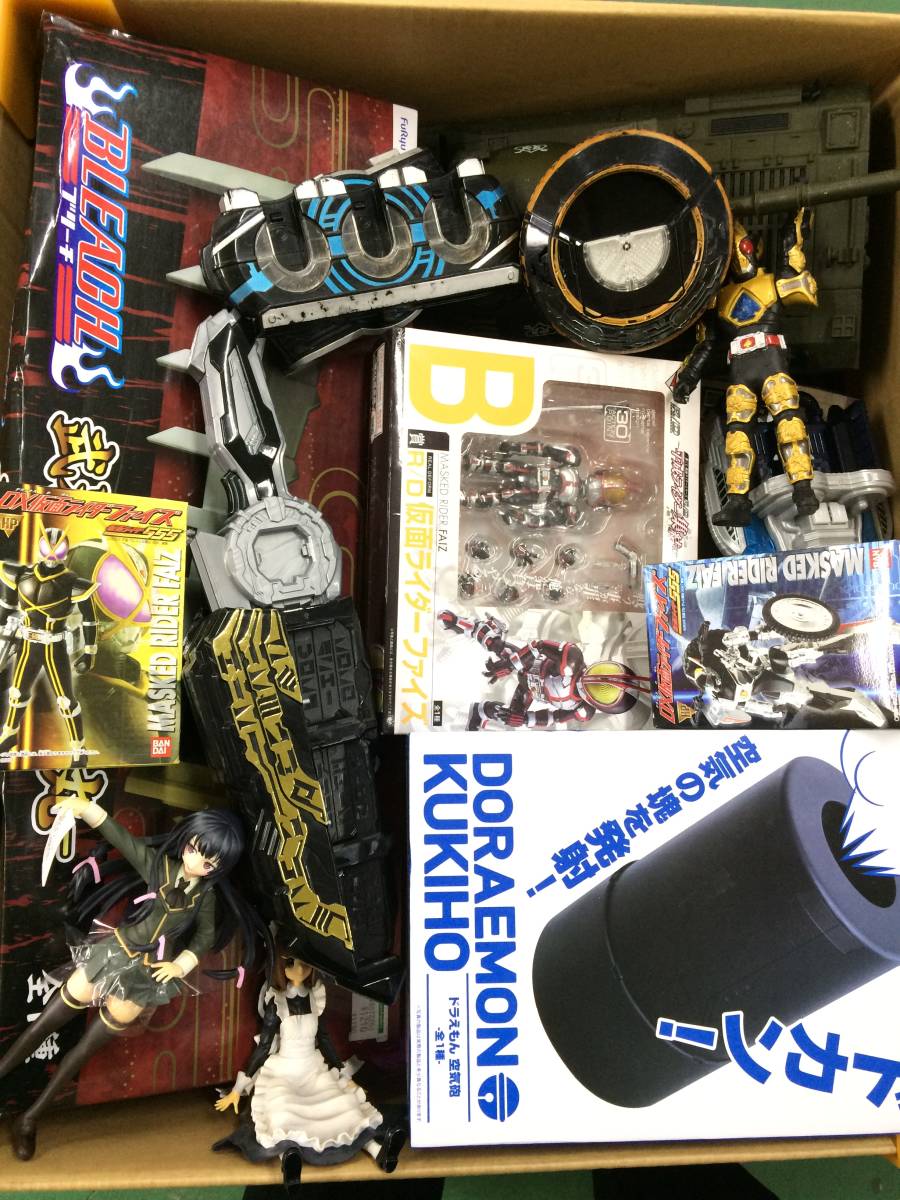 おもちゃ 160サイズ 詰め合わせ まとめ プライズ商品/一番くじ/フィギュア/仮面ライダー/オーズ/変身ベルト/ドラえもん他【z7-112/0/0】
