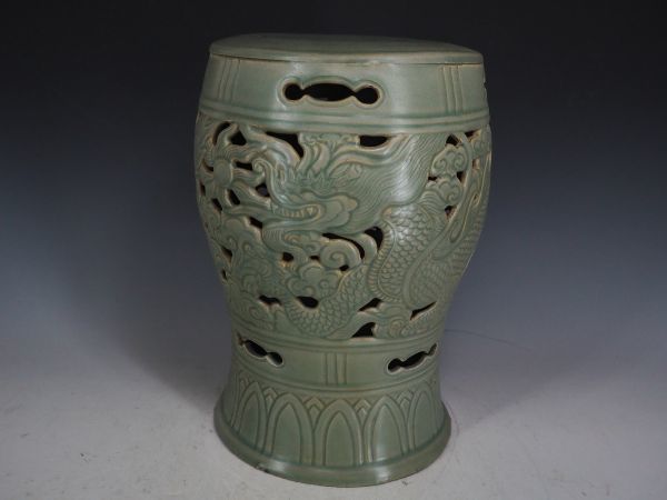李朝 高麗 コレクター品] 青磁 雲龍紋 透彫 椅子 トン 青磁 白磁 朝鮮 韓国