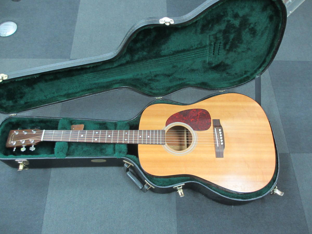 楽器祭 マーティン Martin アコースティックギター D-1 ハードケース付 