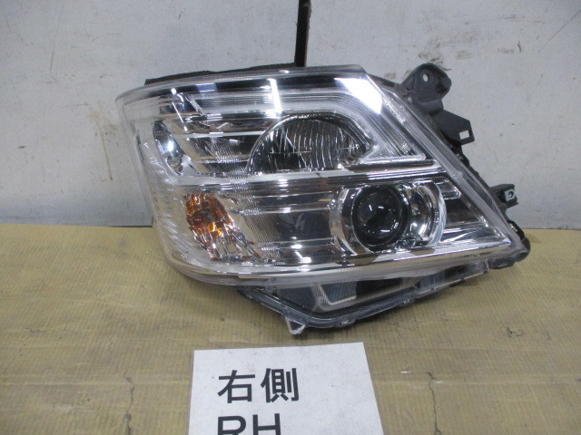 キャラバン NV350 E26 ニッサン 日産 キャラバン VN2E26 右ヘッド