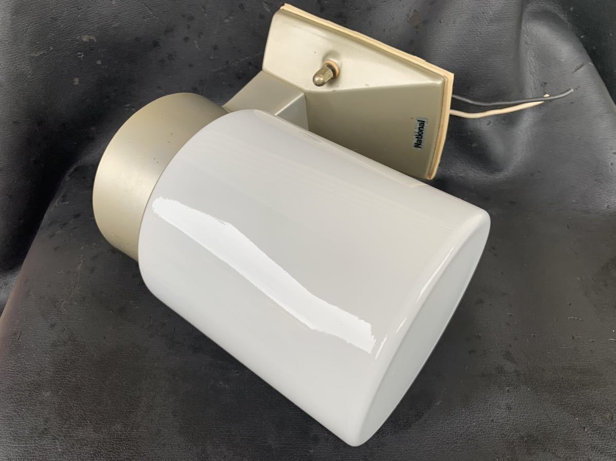 ★National 白熱灯照明器具 ライト 玄関 門灯 勝手口 風呂 洗面所 レトロ 昭和 当時物 電気 Used★