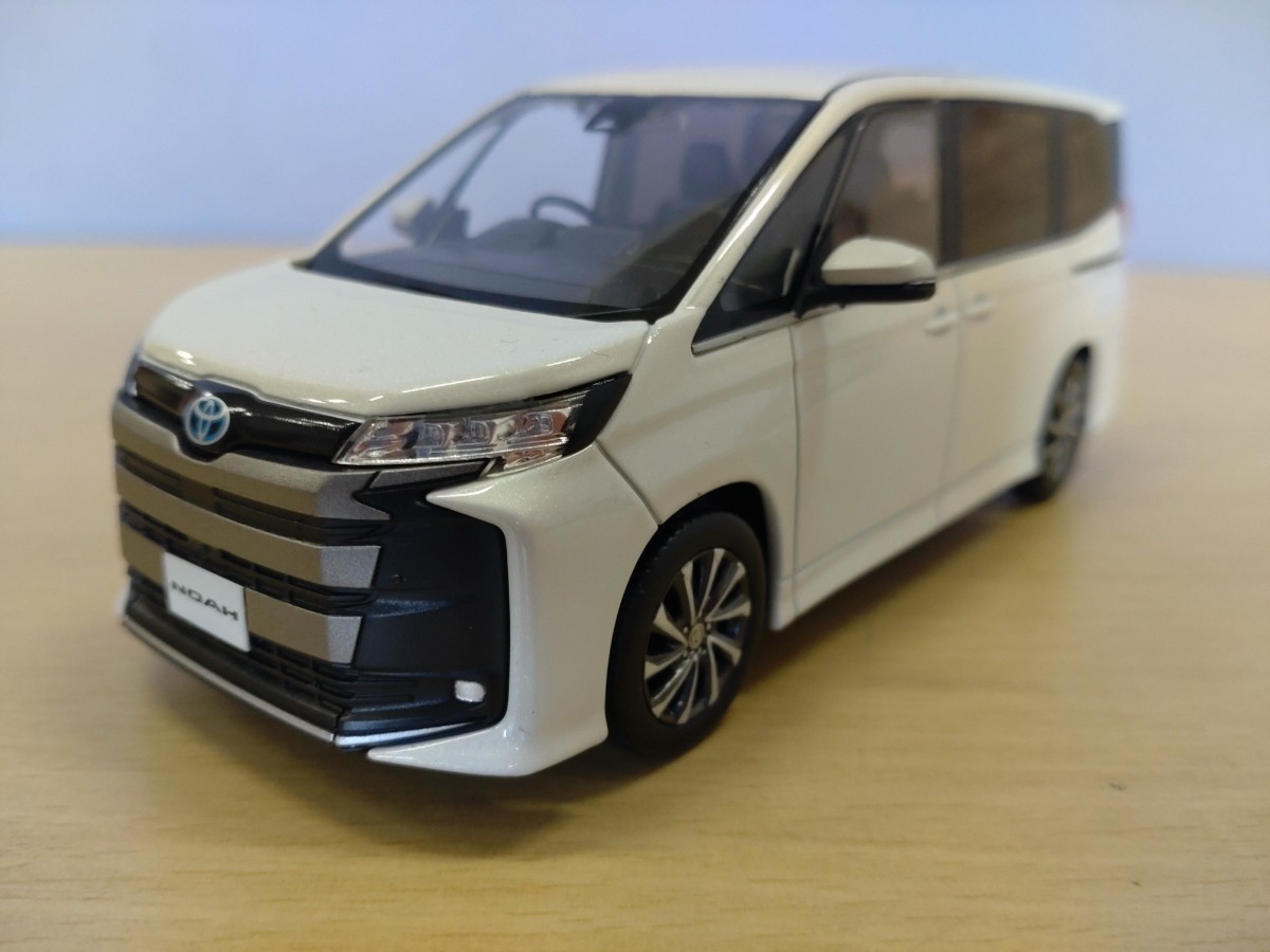 □1/30＃トヨタ＃ノア＃NOAH＃カラーサンプル＃ミニカー＃非売品