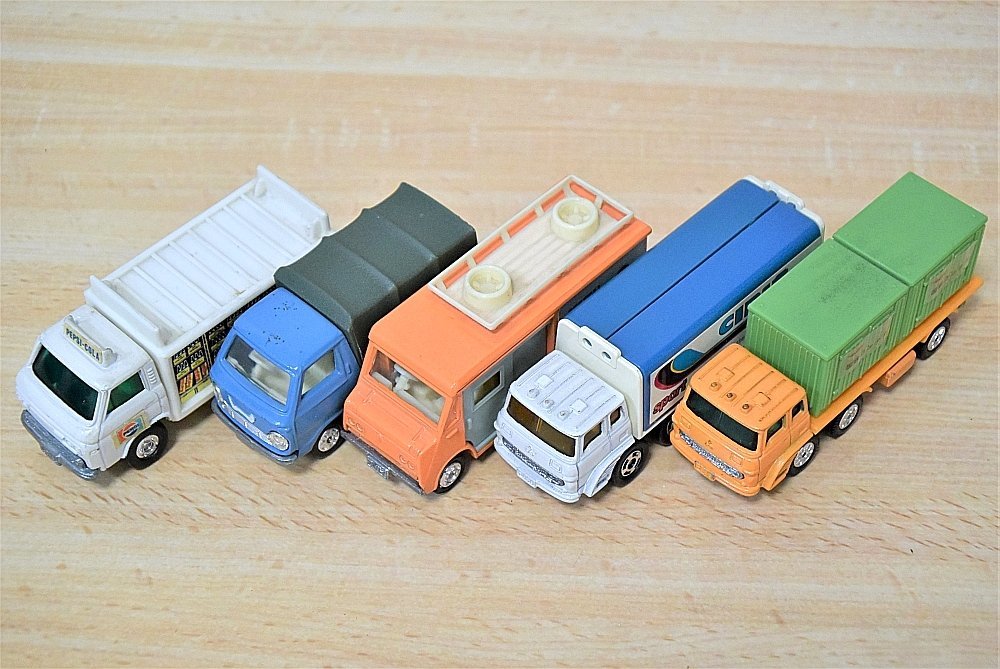 ▽ TOMICA トミカ いすゞ エルフ ハイルーフ ISUZU RACING TEAM / 三菱