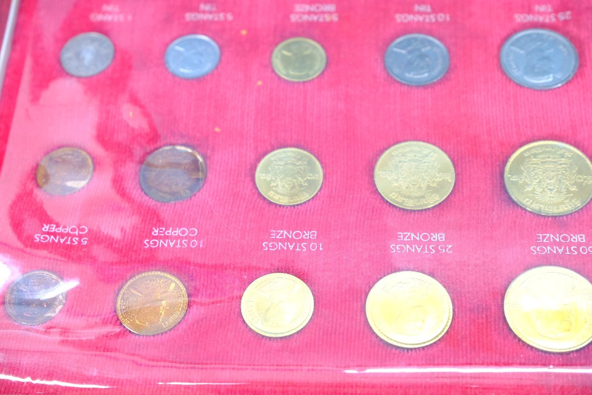 Thai Mint タイのお金、ロイヤルタイ民とセット シルバー Royal Thai 【z21448】ROYAL THAI