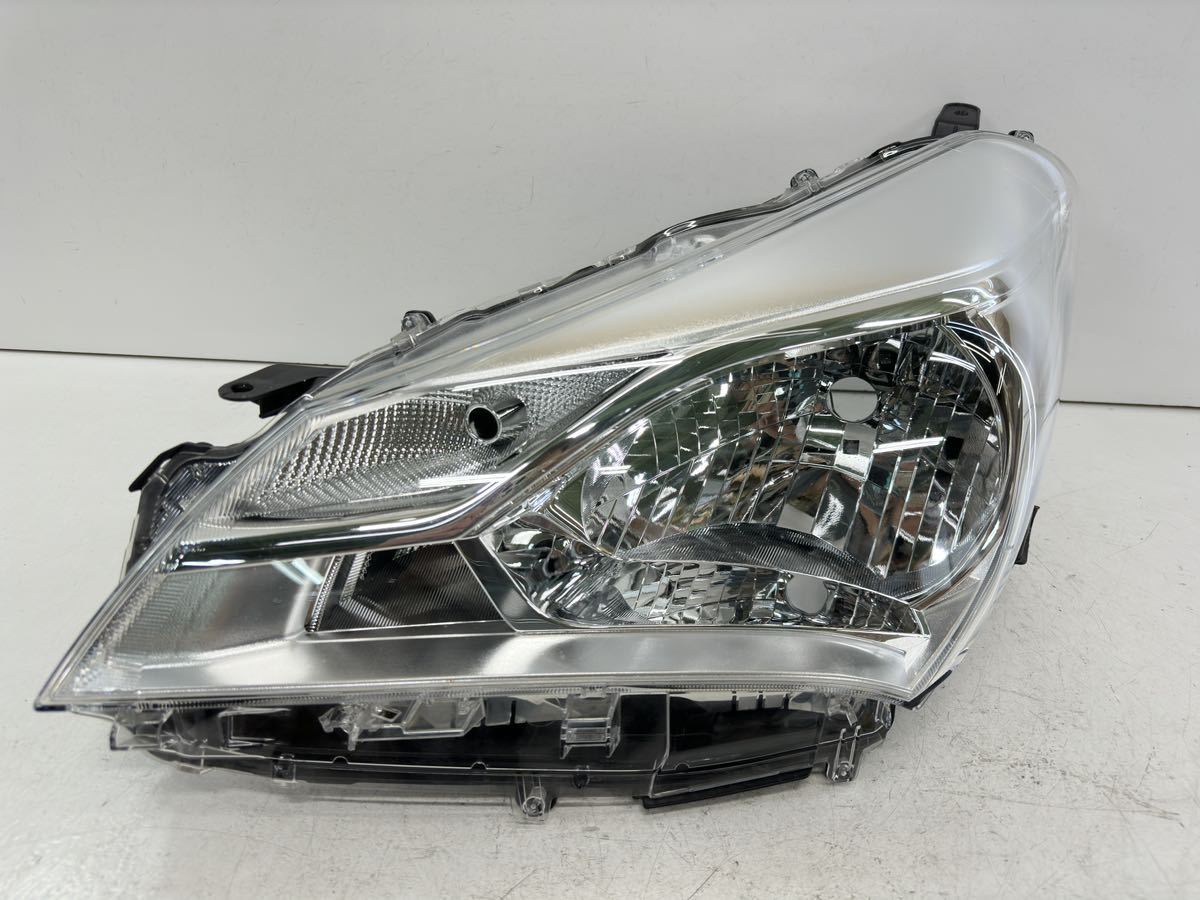 50707 破損無し ヴィッツ NSP130 後期 純正 左 ヘッドライト ハロゲン KOITO 52-301 刻印 L4 ジュエラ KSP130 NCP131 NSP135