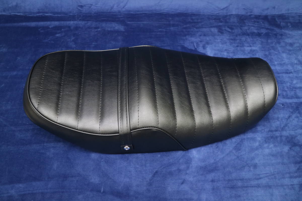 ゼファー1100 黒皮 タックロールシート/レザー アンコ抜き 完成品 