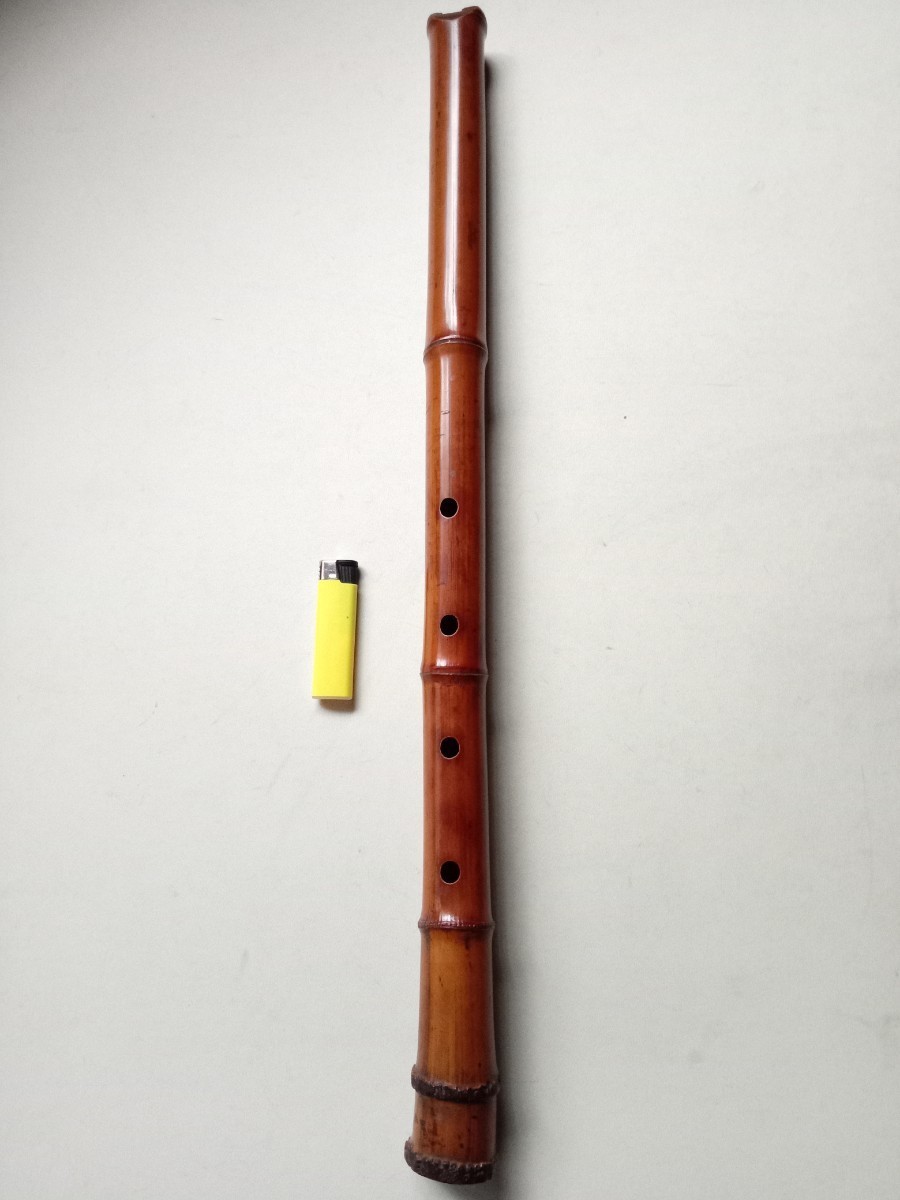 尺八１　長さ約６４cm　根元幅約４.７cm　和楽器　飴色古色　竹製品　竹工芸