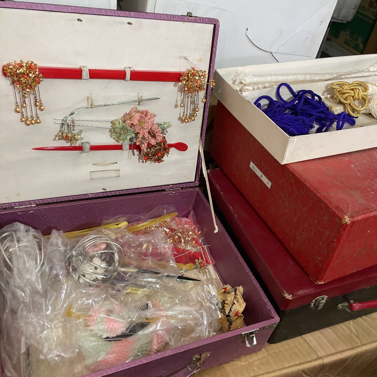 大量　かんざし　和装小物 櫛　レトロ　アンティーク　4箱　まとめ売り