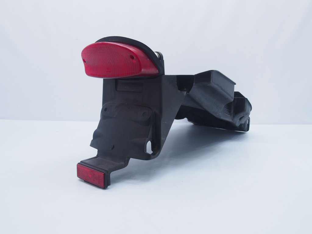 欠損無し! ホーネット250 MC31 純正インナーリアフェンダー