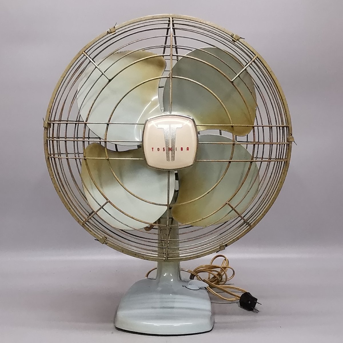 TOSHIBA 昭和レトロ 鉄製　扇風機 本体　元箱あり 扇風機 TOSHIBA 東京芝浦電気 さゆりI型 昭和レトロ扇風機 4枚羽 昭和