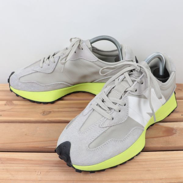z5302【MS327LBA】ニューバランス US8 26.0cm/灰 グレー 白 ホワイト 黄緑系 蛍光 newbalance メンズ スニーカー 中古