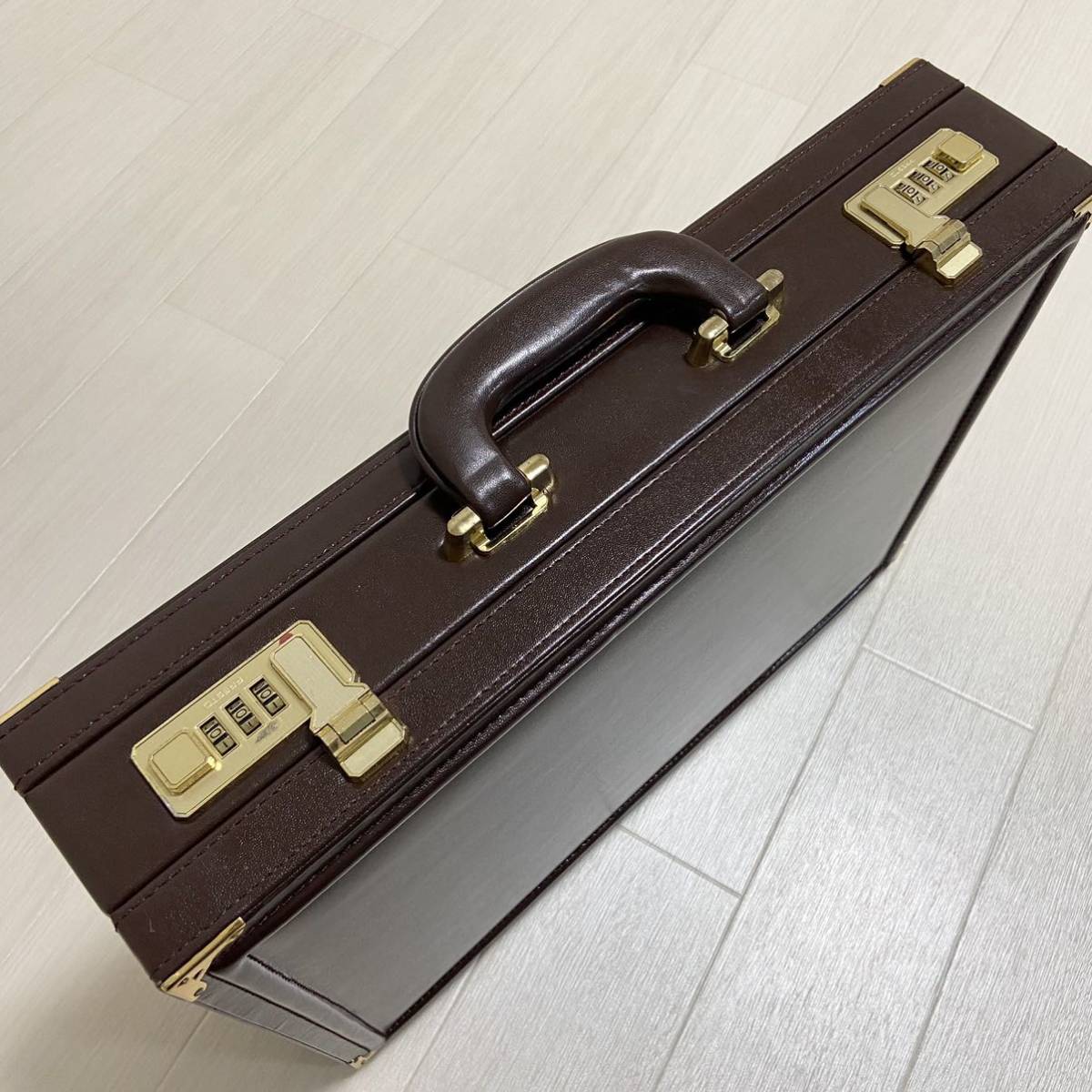 PRESTO レザーアタッシュケース ビジネスバッグ プレスト PRESTO