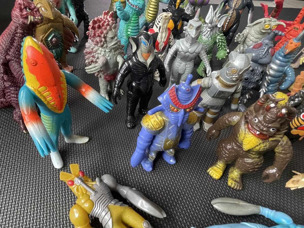 ウルトラマン・怪獣　ソフビまとめ売り　大量おまけ付き ウルトラマン怪獣 バンダイ 大量 まとめ売り ソフビ フィギュア