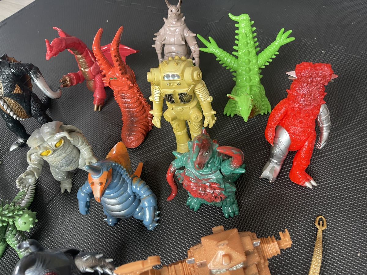 ウルトラマン怪獣 バンダイ 大量 まとめ売り ソフビ フィギュア