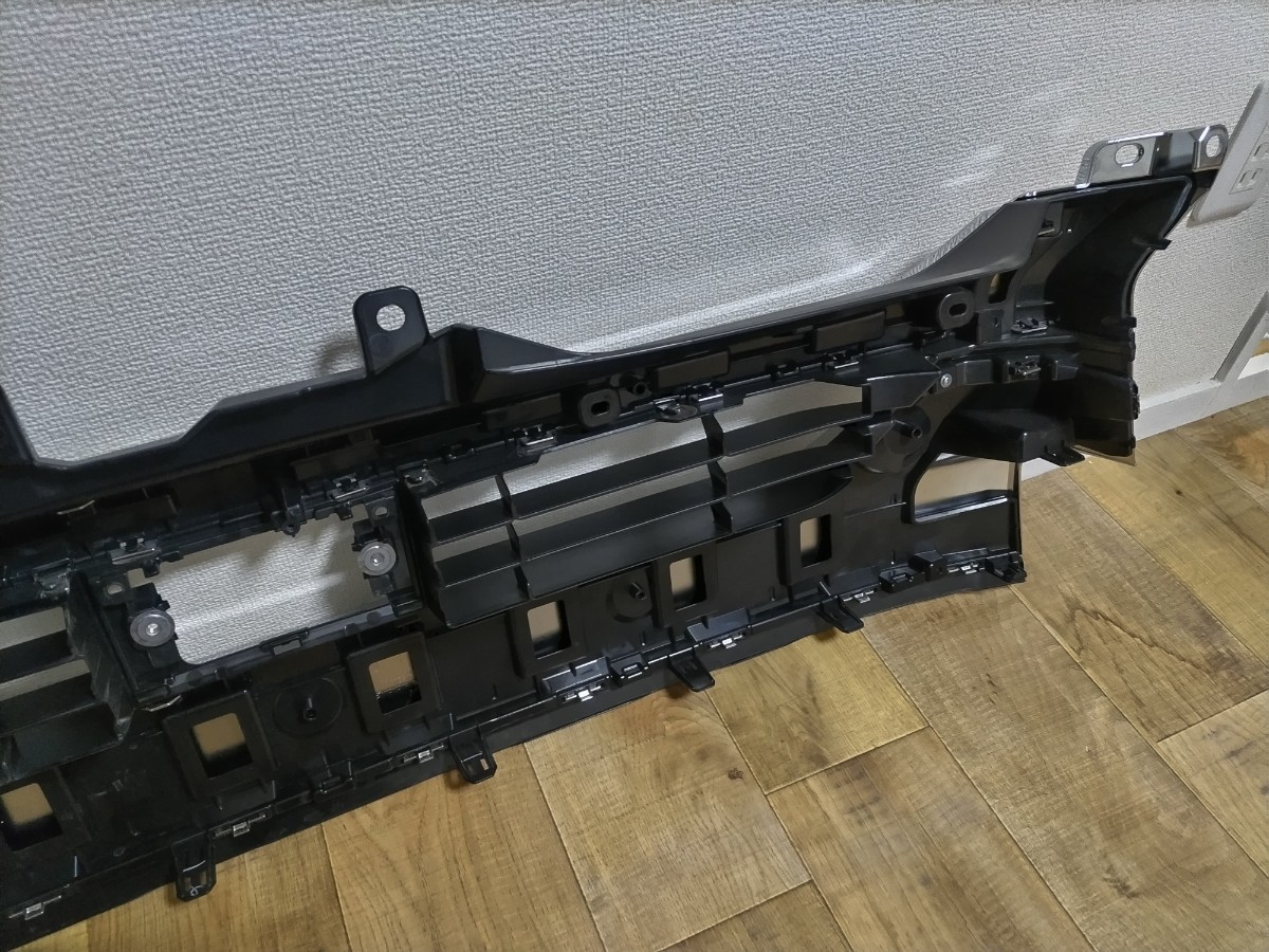トヨタ ハイエース200系 4.5.6.7型 純正フロントグリル 53100-26700