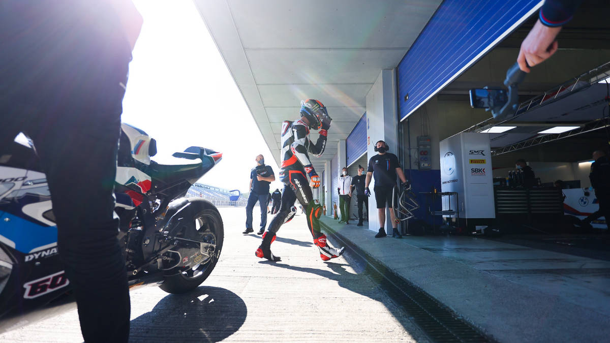 【BMW motorrad】World Super Bike オフィシャル ポロシャツ 紺色【M】希少　綿（検：WSBK motoGP Super Bike BMW S1000RR TOM SYKES ） Super Bike BMW kawasaki monsterenergy 2024年ワールドスーパーバイク