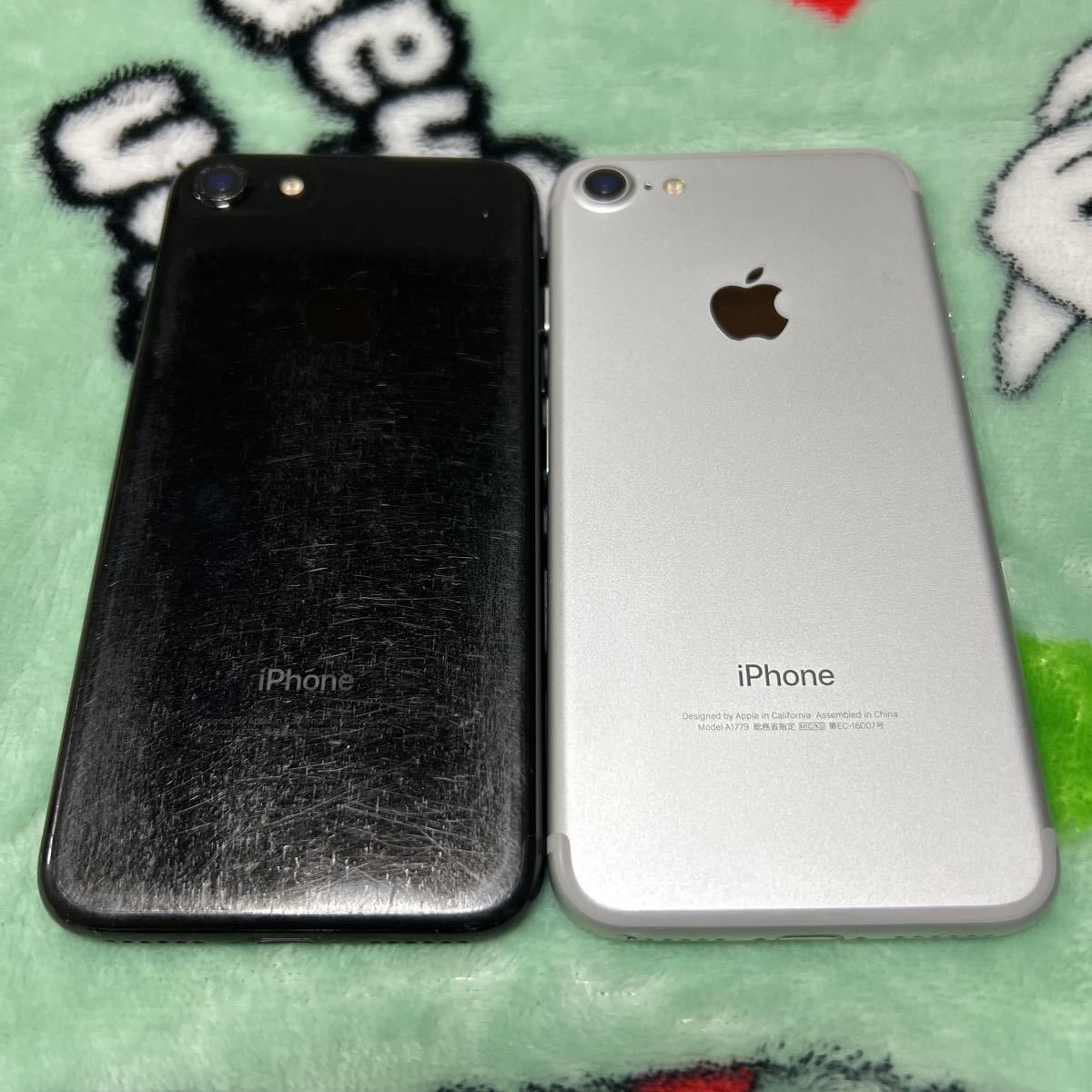1円〜 SIMフリー iPhone7 2台セット シルバーとジェットブラック 128GB