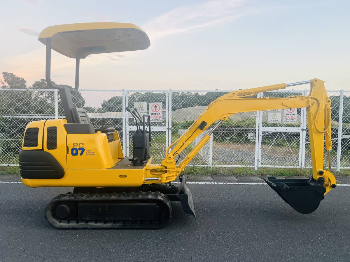 コマツ PC07-2 1.5トンクラス ユンボ バックホー 油圧ショベル ゴムキャタ