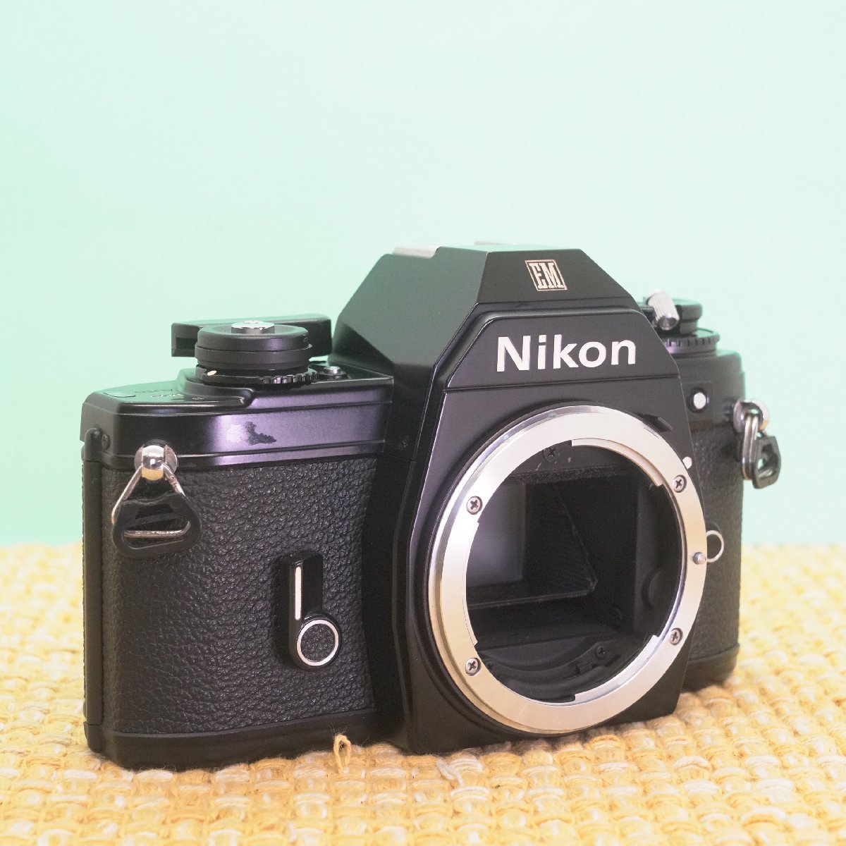 完動品◎Nikon EM ボディ ブラック フィルムカメラ #089 完動品◎Nikon