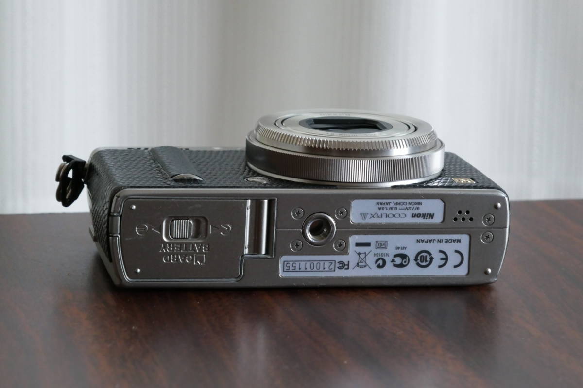 Nikon coolpix A シルバー フード・ファインダー等付属品あり(ニコン