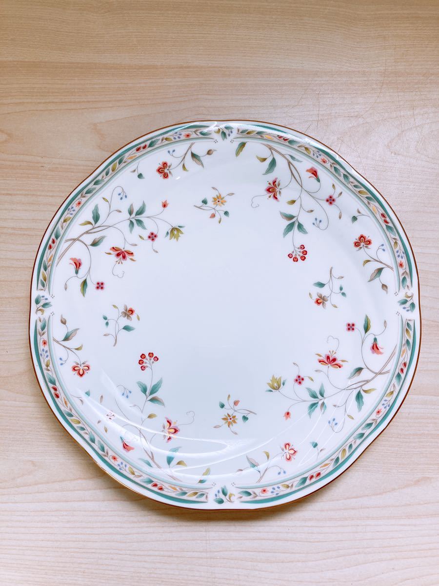 Noritake ボーンチャイナ ケーキ皿 花柄 ケーキ皿 ノリタケ ボーン
