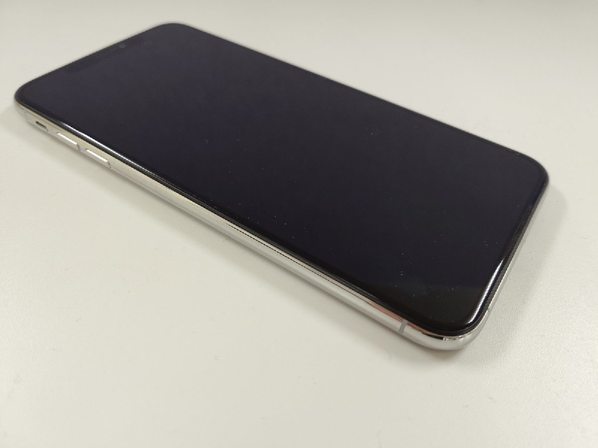 送料無料　iPhone XS Max 64GB シルバー
