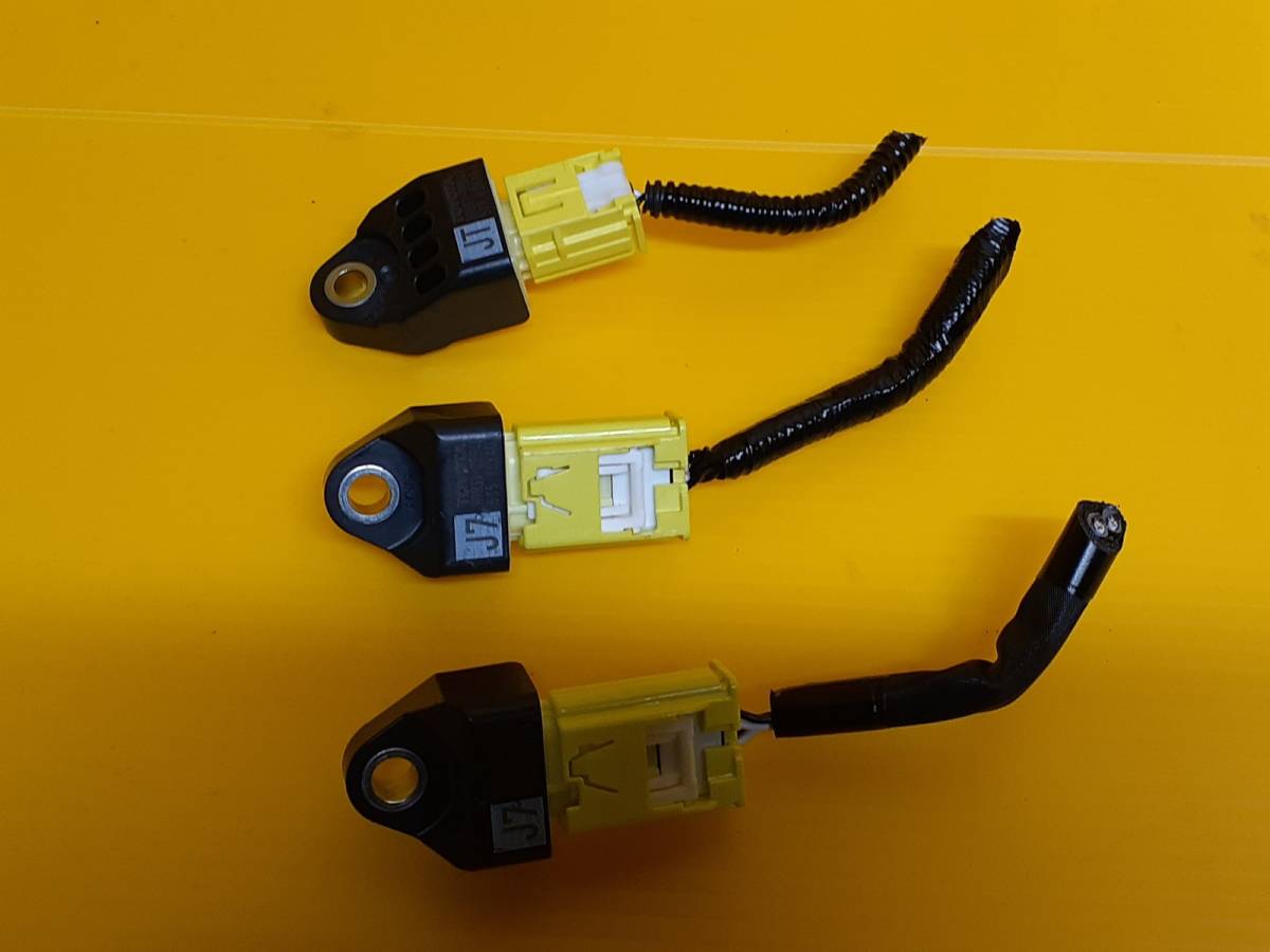 TOYOTA ヴェルファイア AGH30 エアバックセンサー89831-28040 (13042)