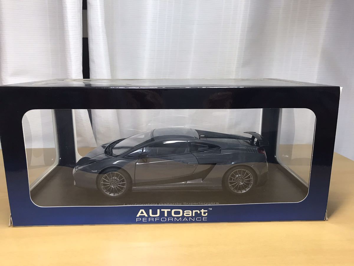 ランボルギーニ 1⁄18 ガヤルド スーパーレジェーラ オートアート LP570