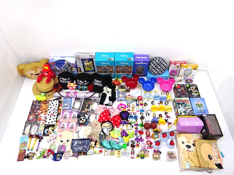 ★ジャンク★ディズニー グッズ まとめ売りセット (キーホルダー/フィギュア/キャップ/カチューシャ/ファイル他)★【TY743】