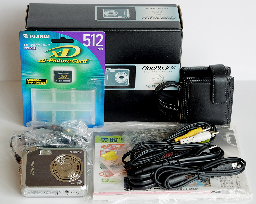 FUJIFILM FINEPIX V10 GM☆フジフイルム ファインピックス☆使用少ない 