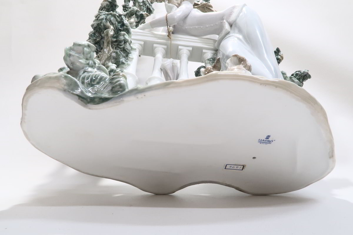 希少・入手困難リヤドロ LLADRO 麗しのバレンシア 大型フィギュア