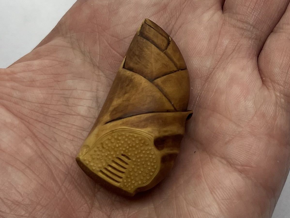 根付 筍 骨 牙等天然素材 無銘 楽天市場】【ふるさと納税】伊勢根付「筍」 梶浦明日香【伊勢根付 伊勢