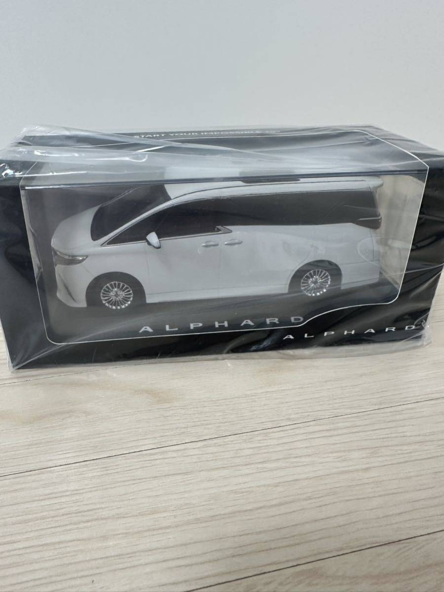 アルファード 新型 トヨタ カラーサンプル ミニカー ホワイトパール