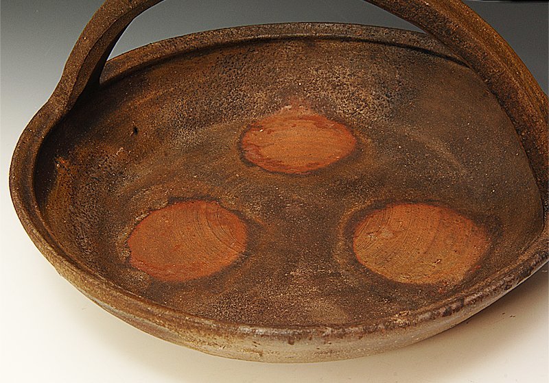 星庵厳選企画 人間国宝 金重陶陽 備前窯変牡丹餅文手鉢 希少作 共箱(鉢