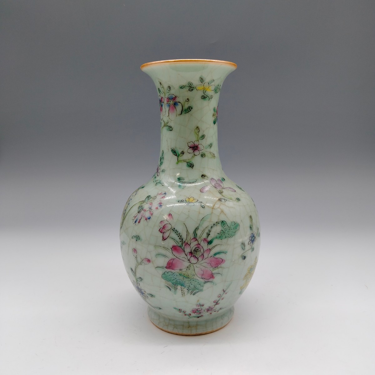 乾隆年製 銘 粉彩花草紋花瓶 骨董品 高23cm，1008g - 中国粉彩九桃図 