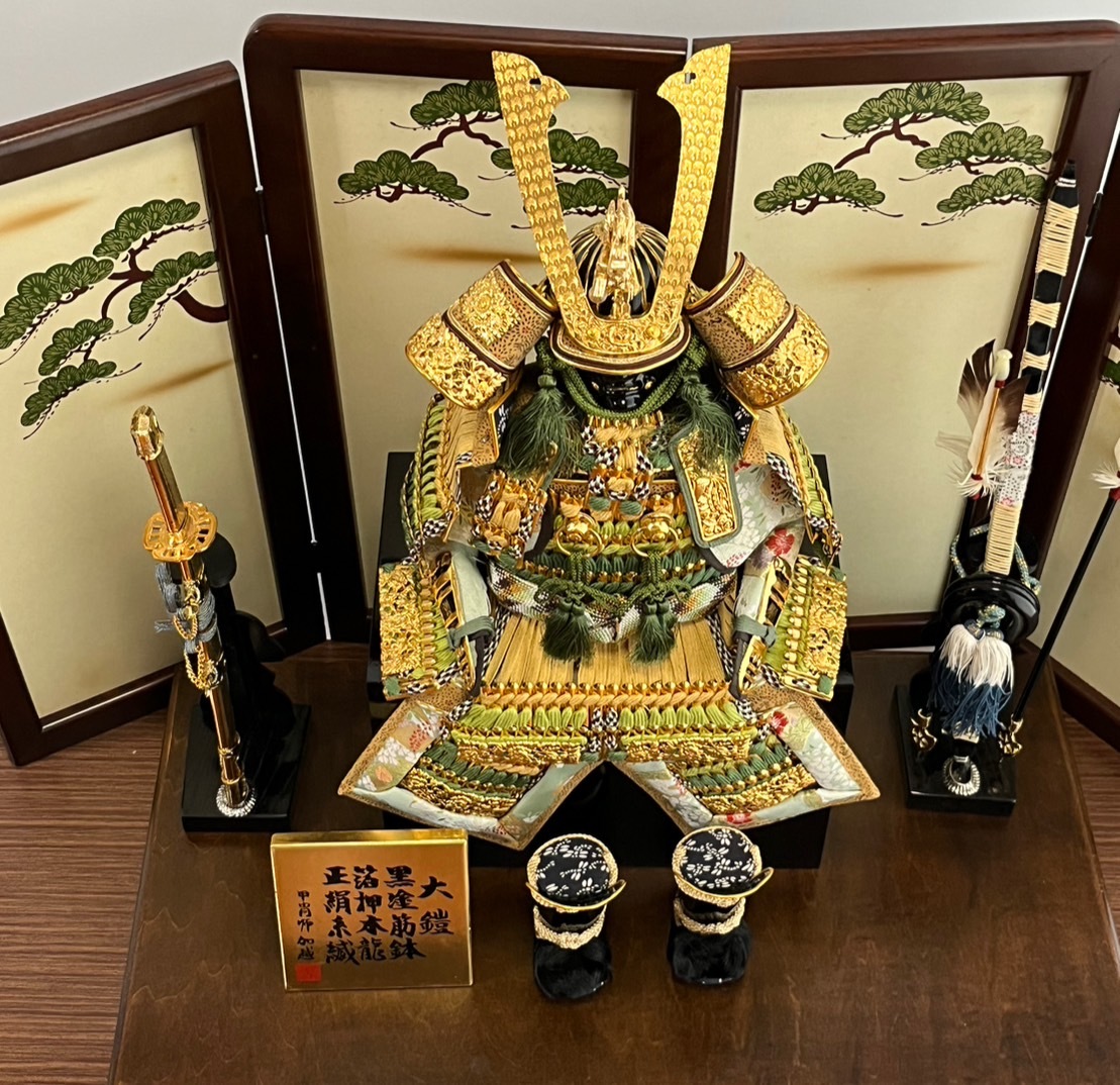 【良品】五月人形 屏風・弓矢・刀・兜・鎧の豪華なセット　こどもの日　節句 鎧セット 節句 五月人形 こどもの日 大鎧 兜 日本刀 弓矢 正絹糸 本龍