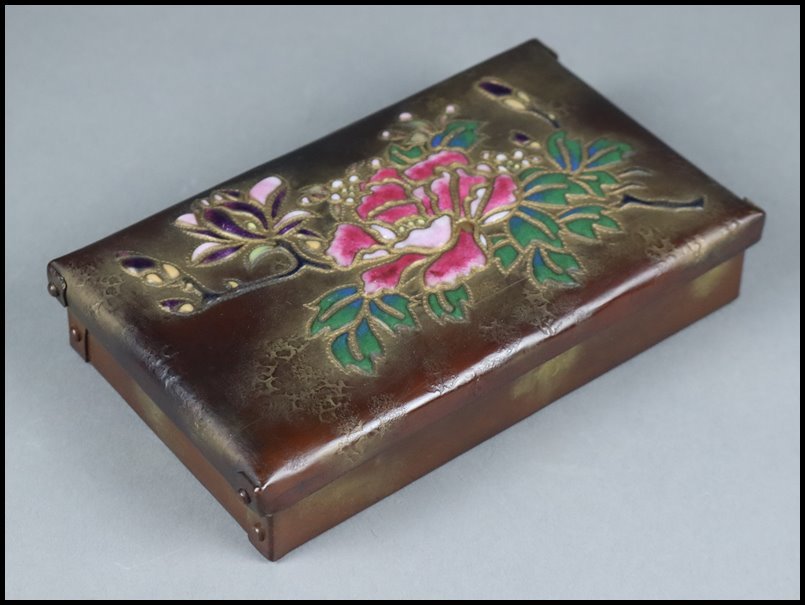 奇】伝統工芸 安藤七宝 銅地盛上七宝 草花紋 小箱 宝石箱 小物入れ 古