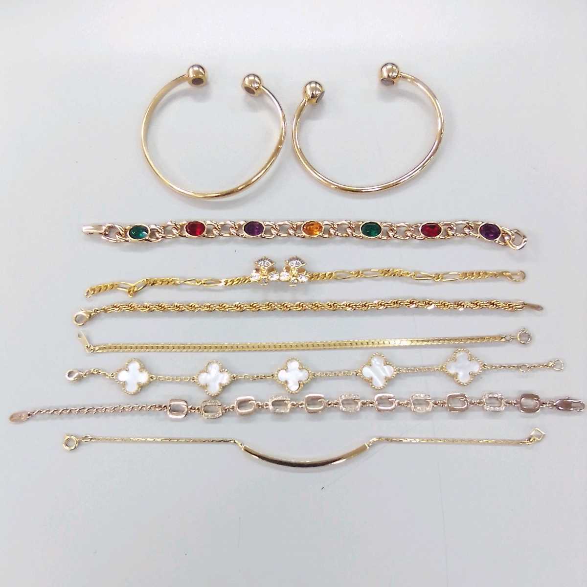 ●ユ5905H◎キラキラ・ゴールドカラー等　バングル・ブレスレット　デザイン　色々まとめて◎送料込み◎