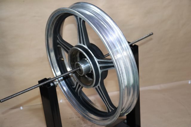スズキ GN125 2F 型式不明 リアホイール 16×2.15 S215-72 - GN125 2F
