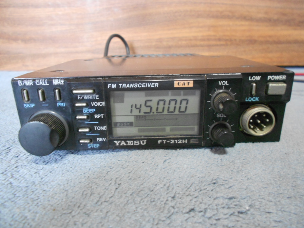 YAESU FT-212L FT-212H 無線機 ジャンク⁄簡易チェック トランシーバー
