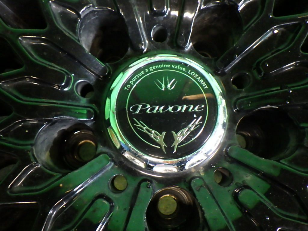 ロクサーニ パヴォーネ 225/40R19インチ 8j(+45) PCD114.3 5穴 アルミ