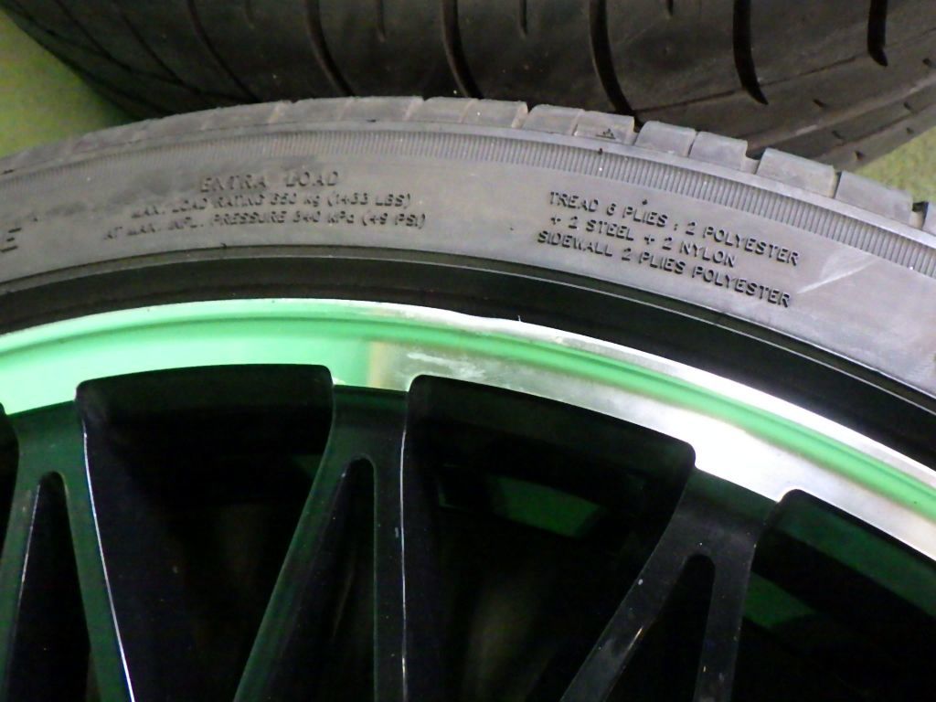 ロクサーニ パヴォーネ 225/40R19インチ 8j(+45) PCD114.3 5穴 アルミ