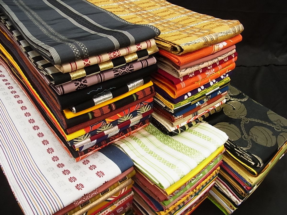 平和屋-こころ店■1円 半幅帯 まとめて 80点 人物 花柄 本場筑前博多織 献上 メガネ織 金銀糸 証紙付き など 未使用品あり hi663