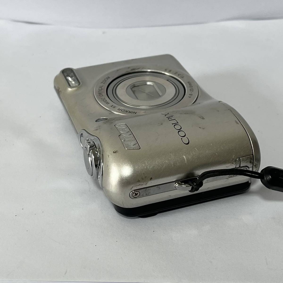 Nikon COOLPIX L30 SILVER 単三電池 デジカメ コンパクトデジタル