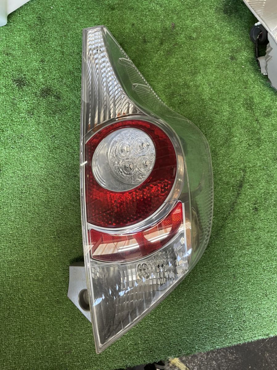 50 トヨタ NHP10 アクア 前期 右 テールランプ テールライト LEDユニット ハーネス付き 52-252