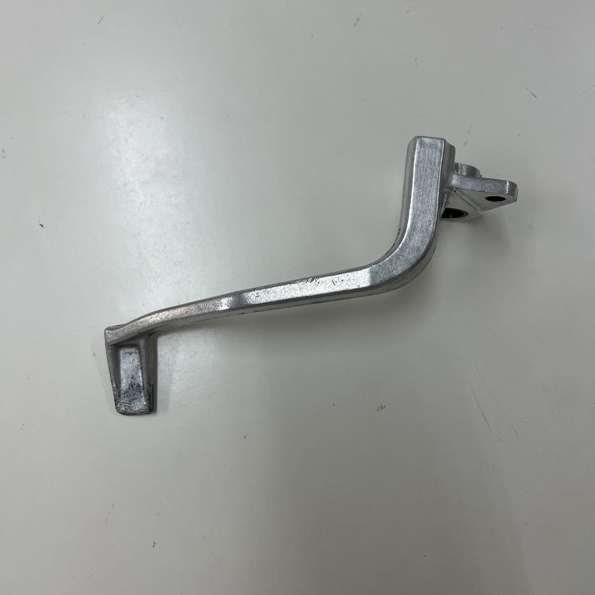 カワサキ 純正 ゼファーχ ゼファー400χ ブレーキペダル 43001-1392 [K0818-1] ゼファー400 純正 カワサキ タンデムステップ ステッププレート 0
