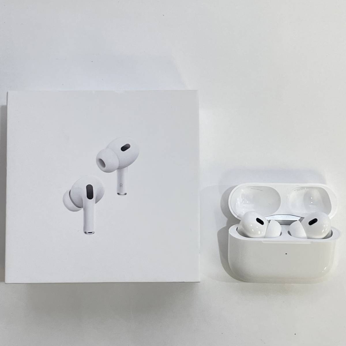 中古美品】Apple AirPods Pro（第2世代/2022） MQD83J/A AirPods Apple